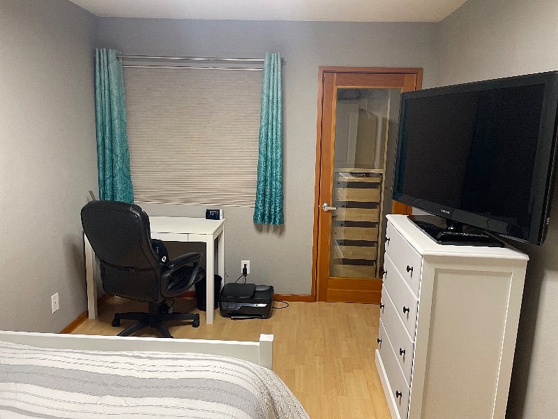 Bedroom (TV, Desk, Blackout Curtians) - Upstairs 