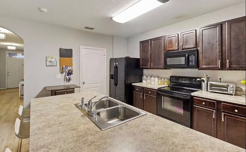 Furnished Finder property 604749_1 photo 6