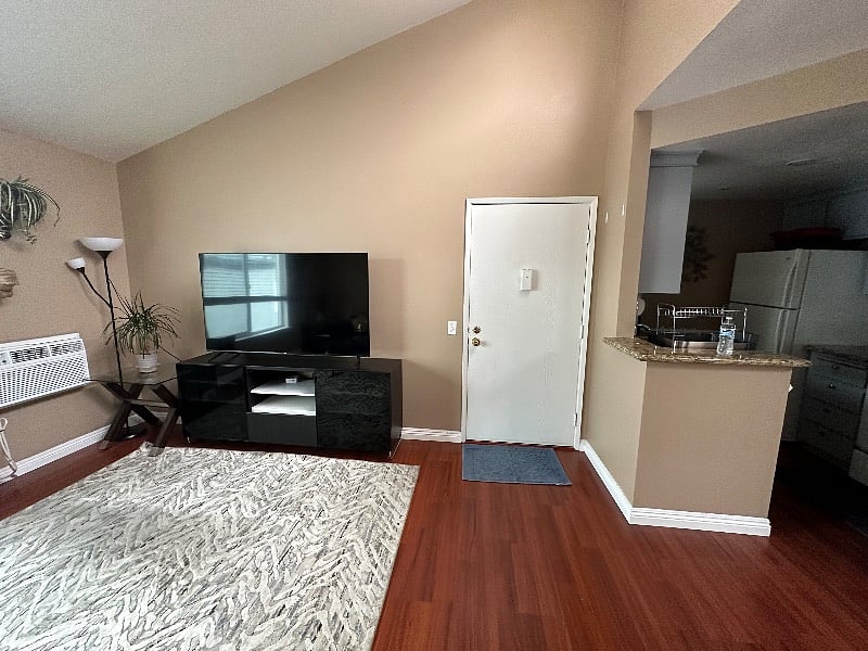 Furnished Finder property 604761_1 photo 3