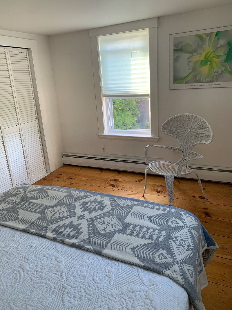 Bedroom 2 with queen-size bed.