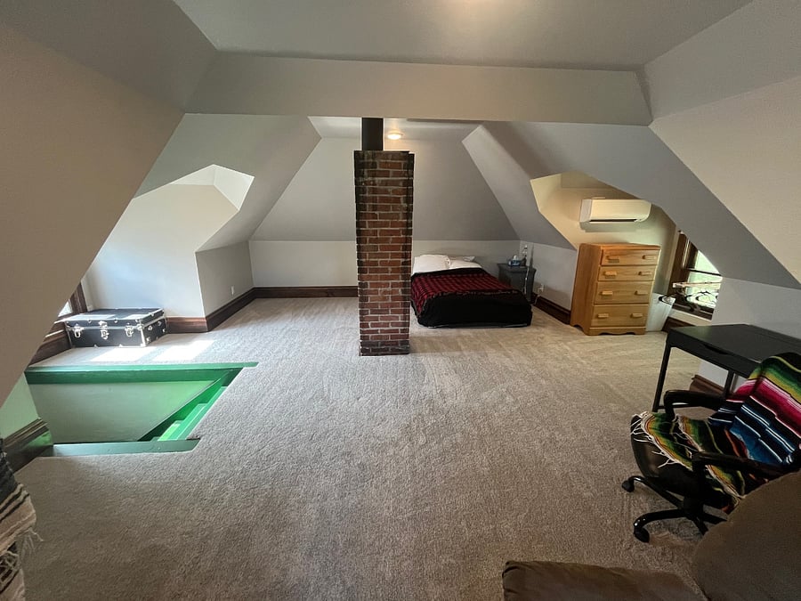 THIS ROOM NOT AVAILABLE