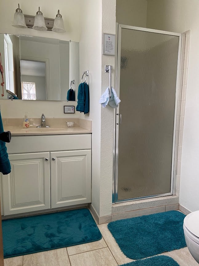 Attached bath to Bedroom 1.  