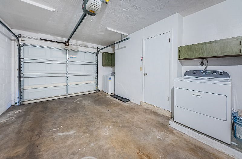Garage with washer/dryer