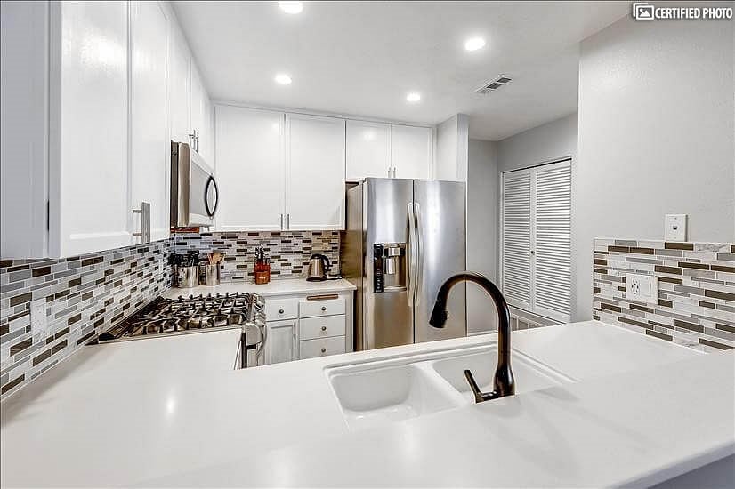 Furnished Finder property 605305_1 photo 7