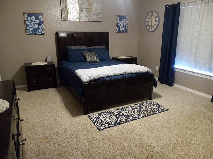 BLUE ROOM - UNIT3
QUEEN BED
JACK N JILL BATHROOM