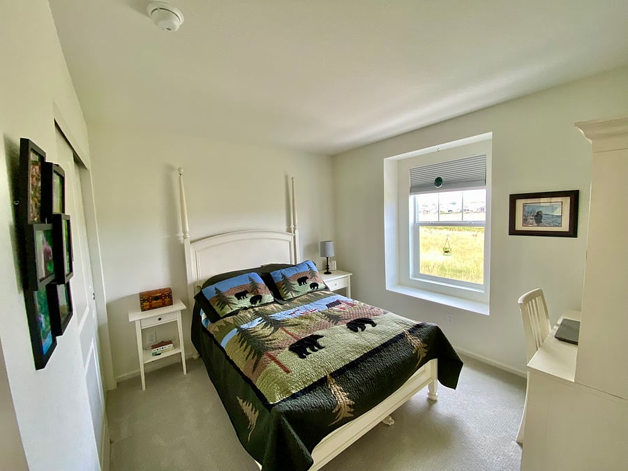 Full bedroom