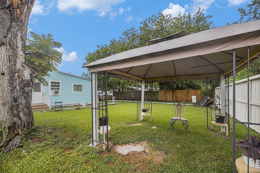 Furnished Finder property 605433_1 photo 17