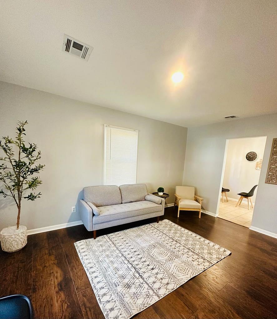 Furnished Finder property 605501_1 photo 12