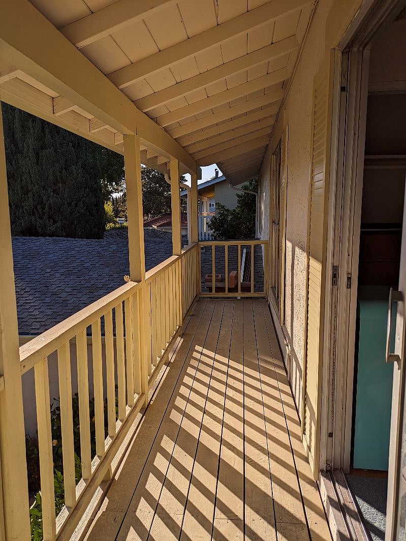 Lanai Room - Access to the Balcony (4 person Capacity).