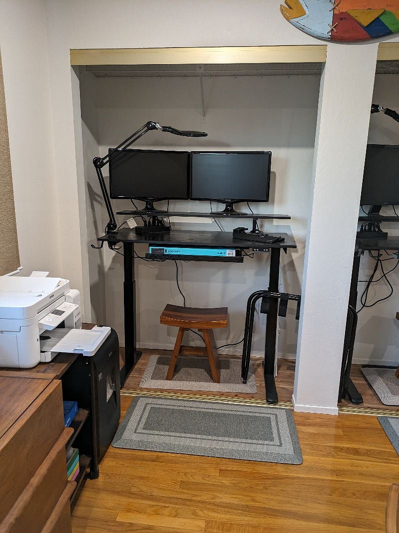 Common Area - Mabuhay Room - Two Workstations with Dual Monitors. Just Plug-In Your Laptop.