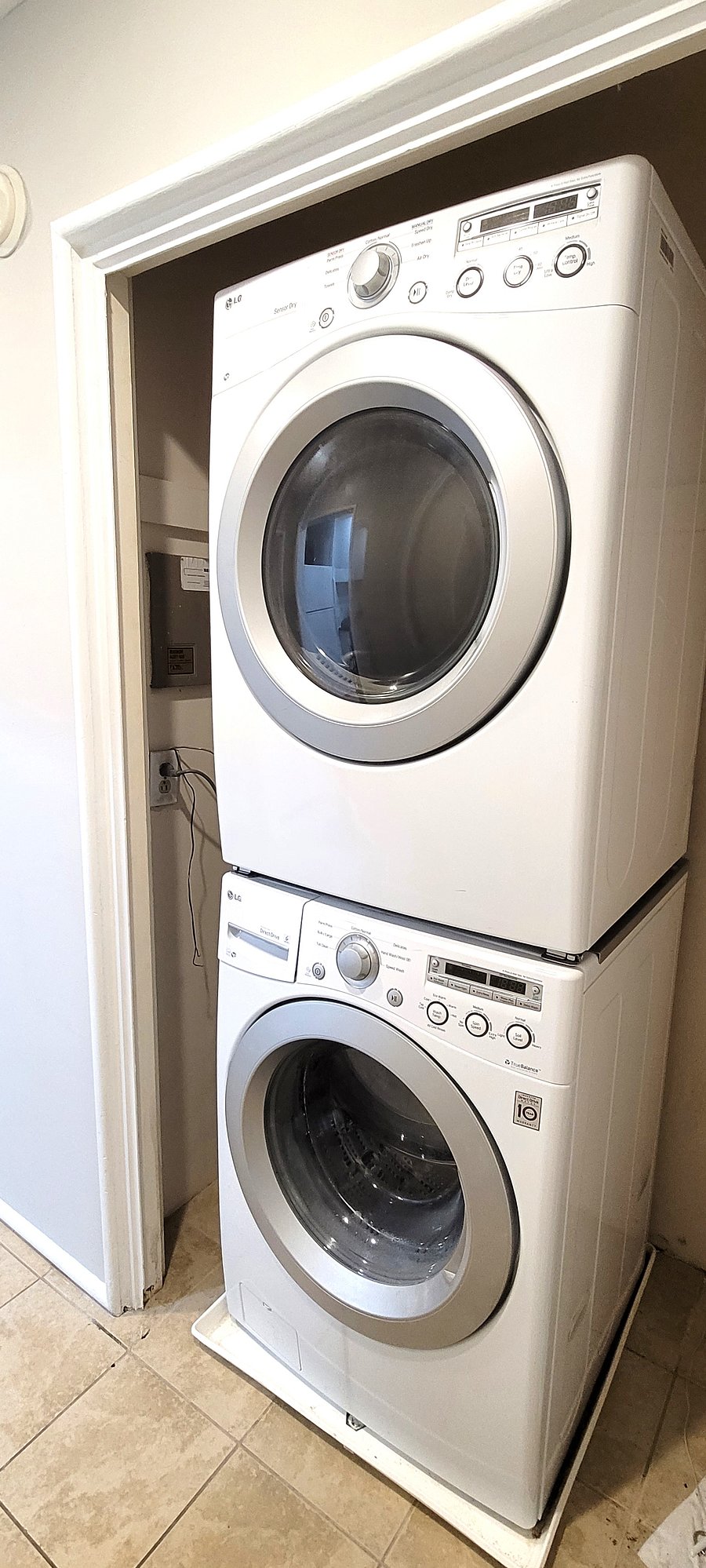 washer dryer upper level