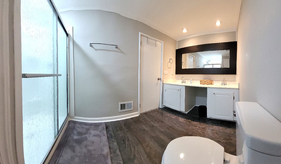 Master bath en suite