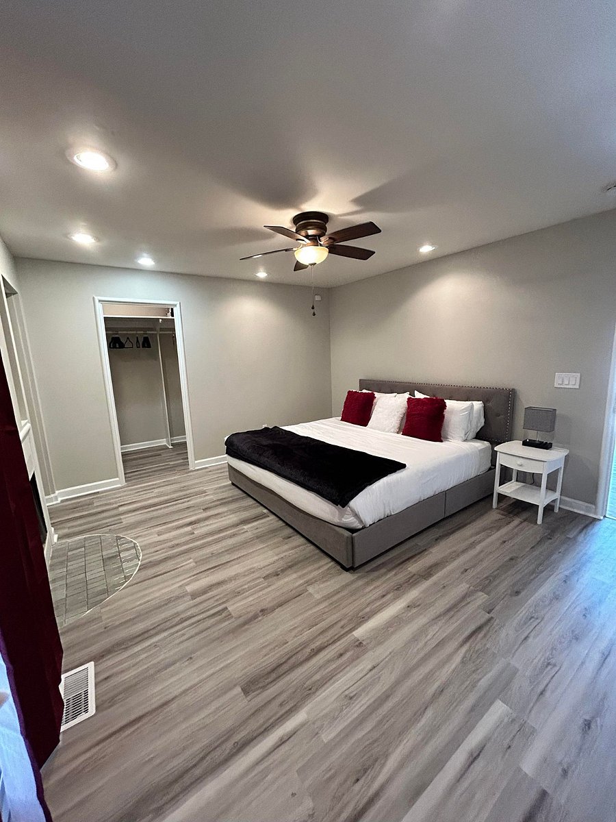Master Bdrm #1 king bed
