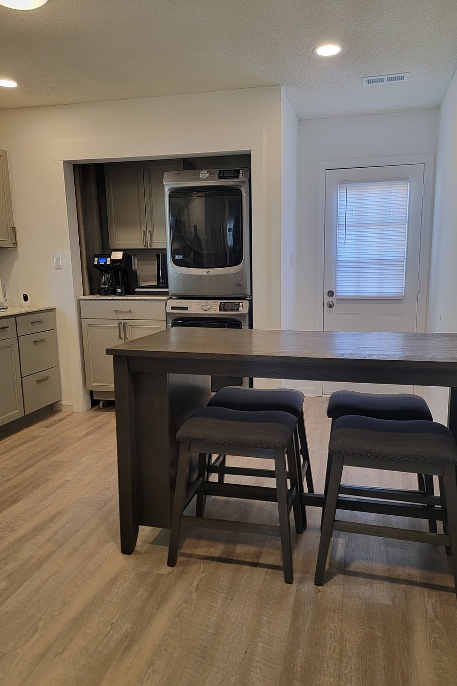 Furnished Finder property 605950_2 photo 5