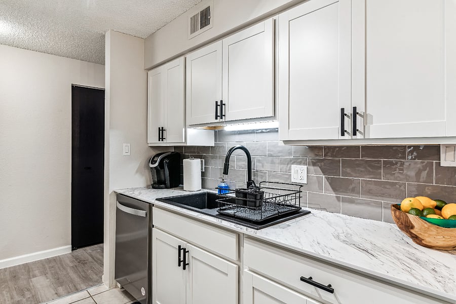 Furnished Finder property 605954_1 photo 4