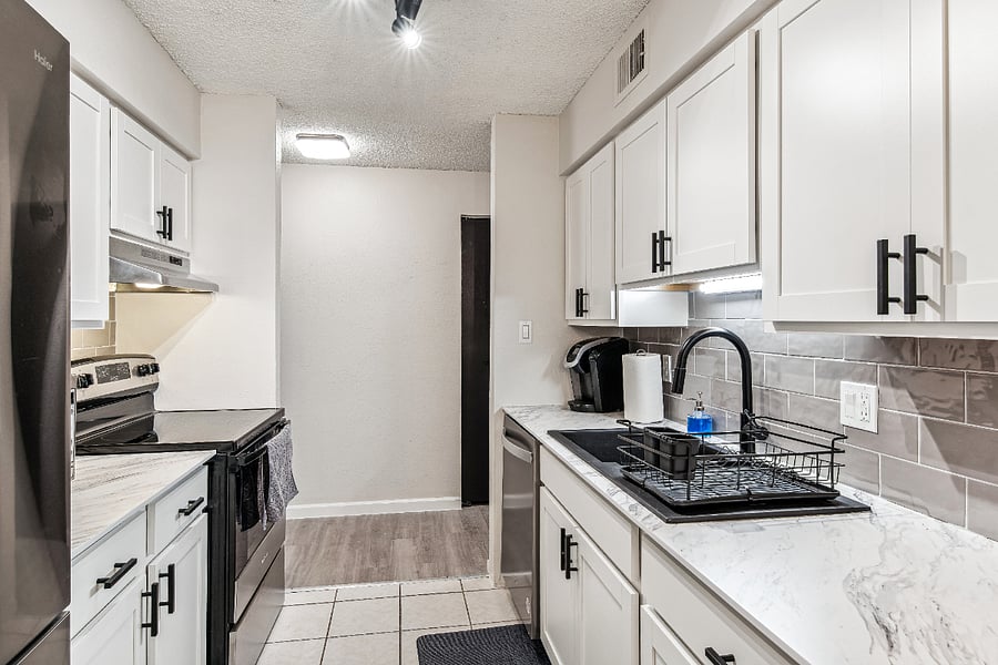 Furnished Finder property 605954_1 photo 5