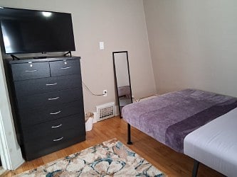 Bedroom 1 full size bed