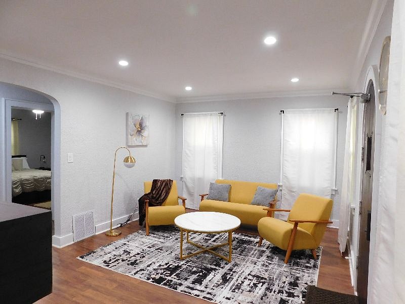 Furnished Finder property 606116_1 photo 2