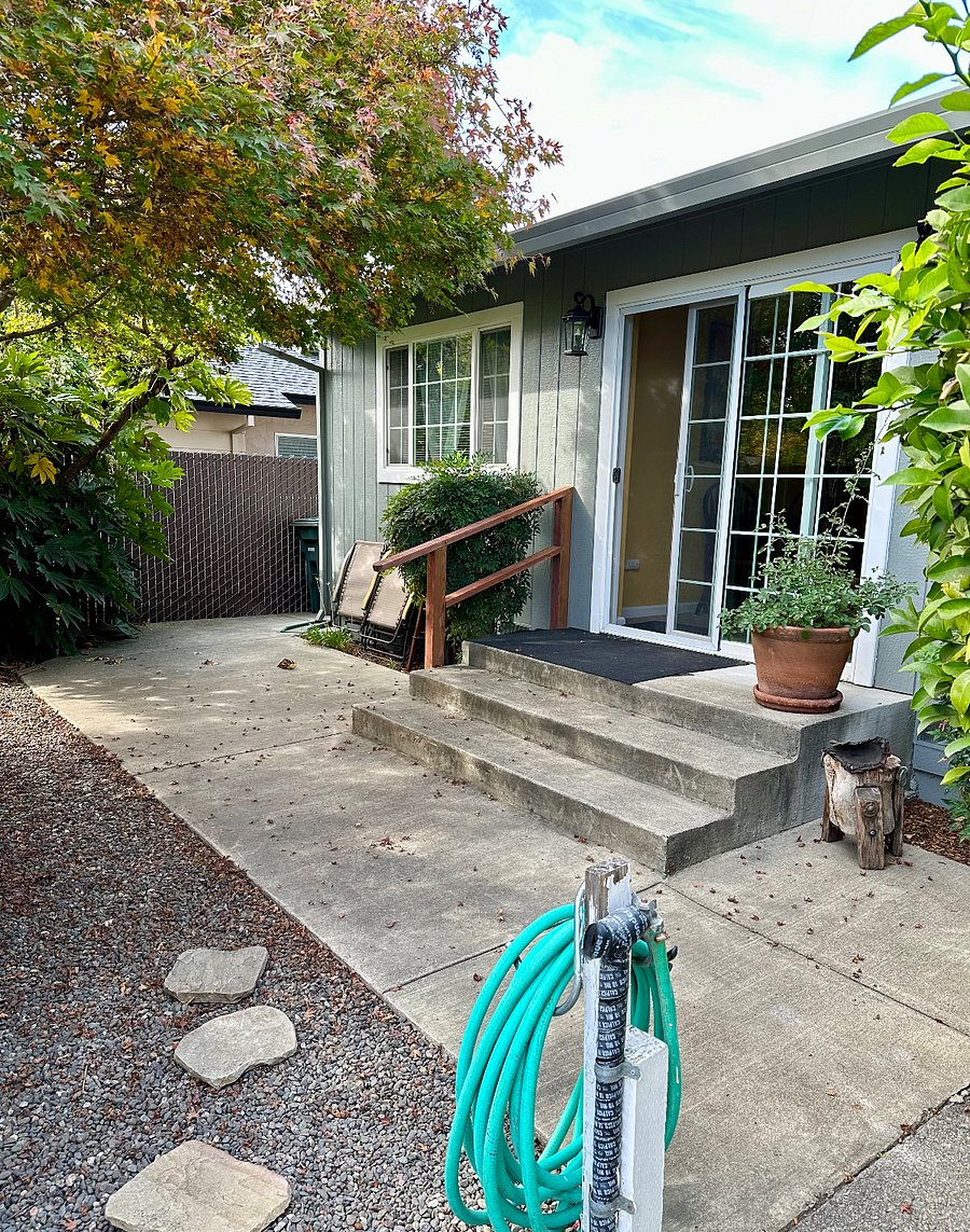 Furnished Finder property 606154_1 photo 8