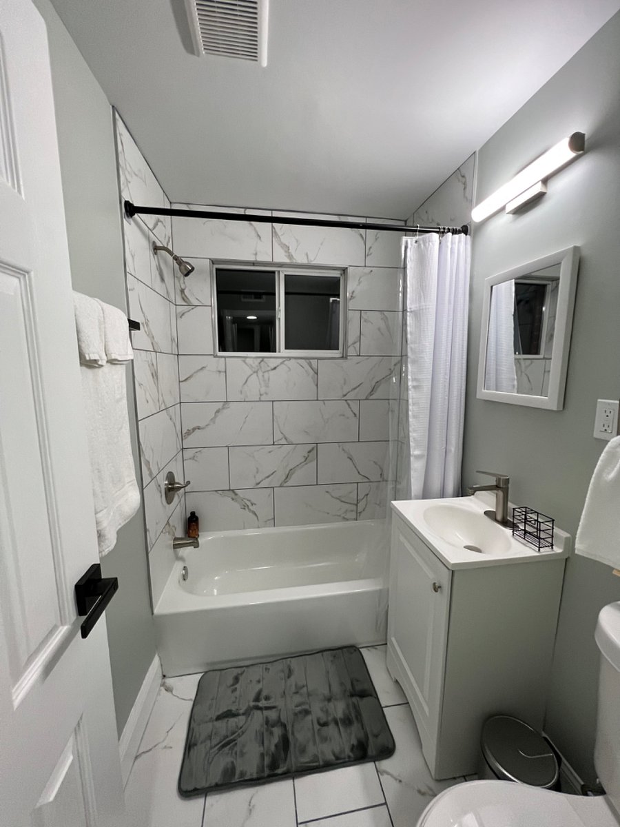 Full Bathroom