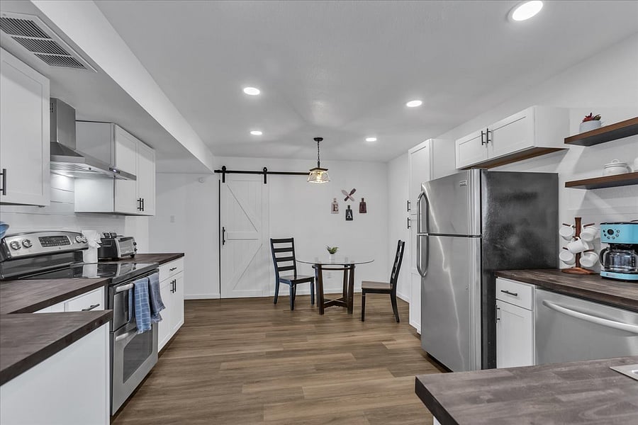 Furnished Finder property 606557_1 photo 3