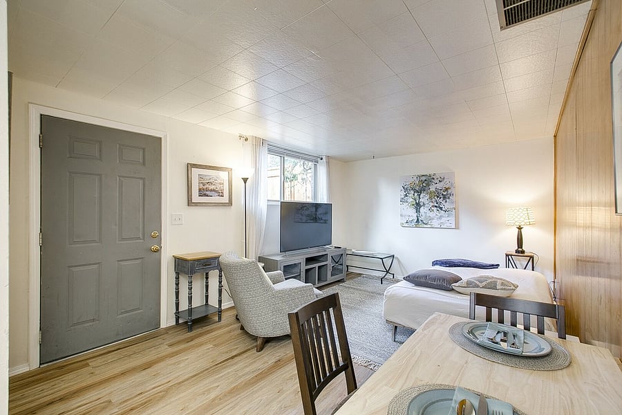 Furnished Finder property 606594_1 photo 9