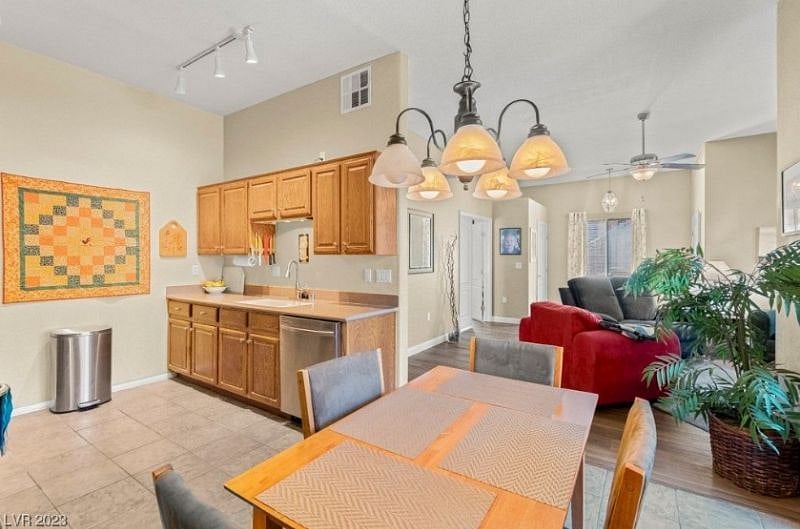 Furnished Finder property 606898_1 photo 2