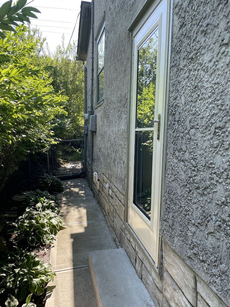 Entrance to downstairs garden apartment