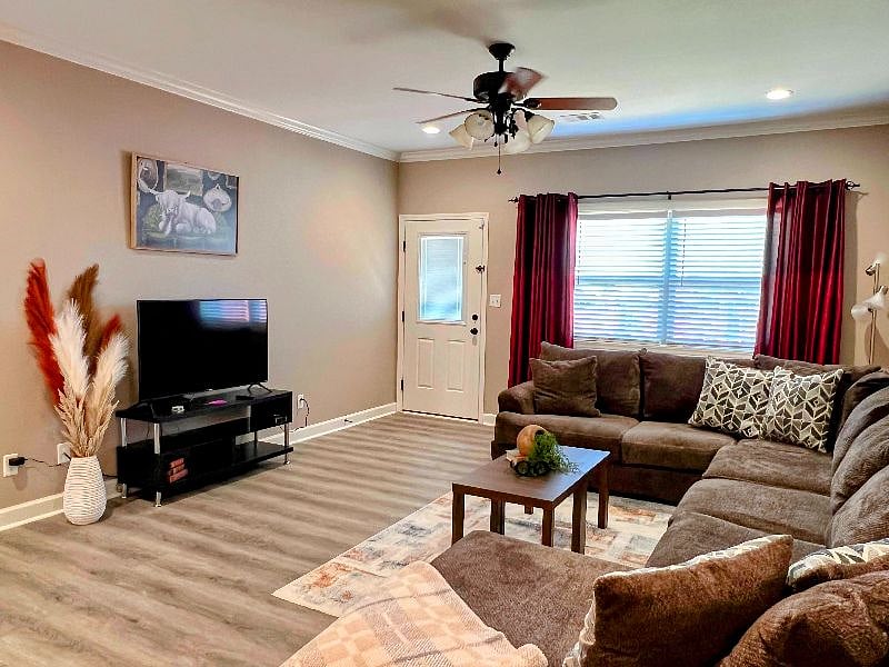 Furnished Finder property 607005_1 photo 3