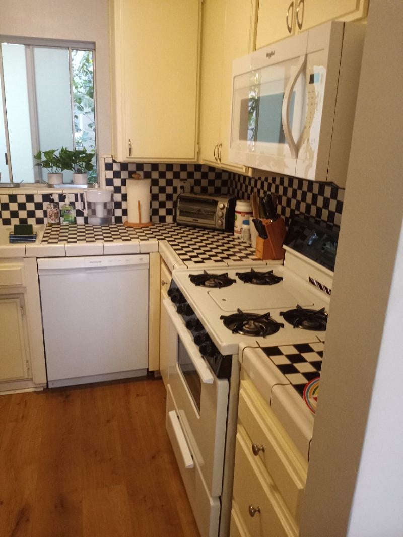 Furnished Finder property 607049_1 photo 8