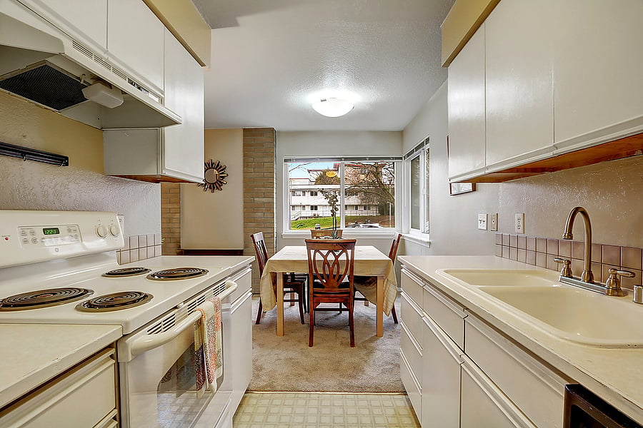 Full Sized Kitchen
