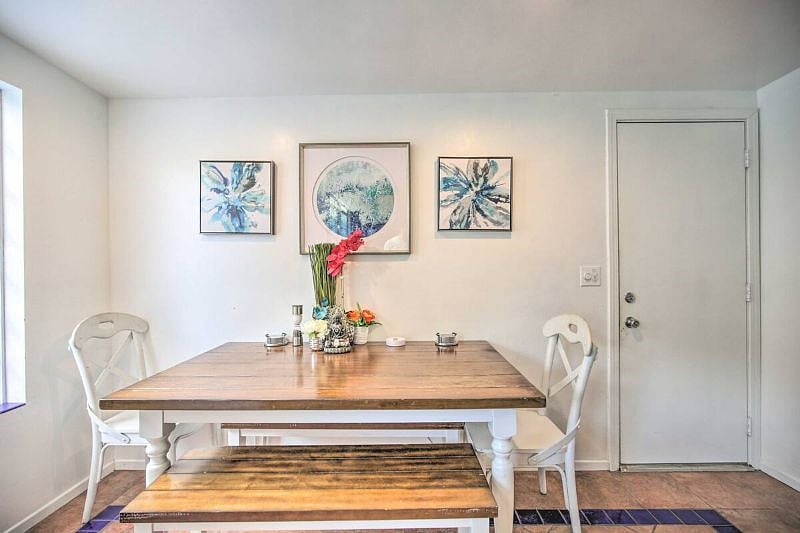 Dining area that comfortably seats 6 is perfect for those family dinners or hosting at home.