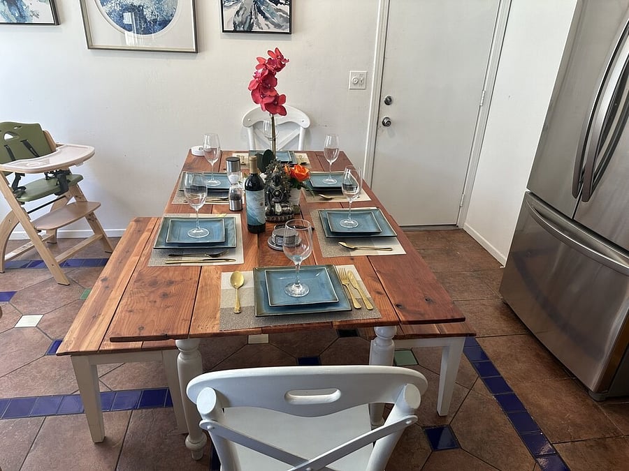 Dining room capable of hosting a wonderful and cozy holiday dinner. 