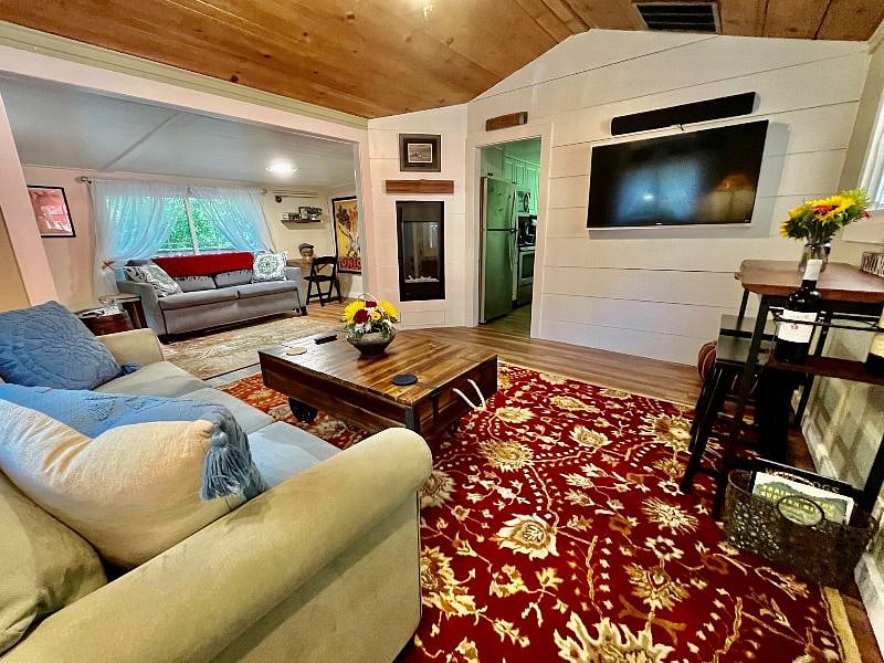 Furnished Finder property 607128_1 photo 3