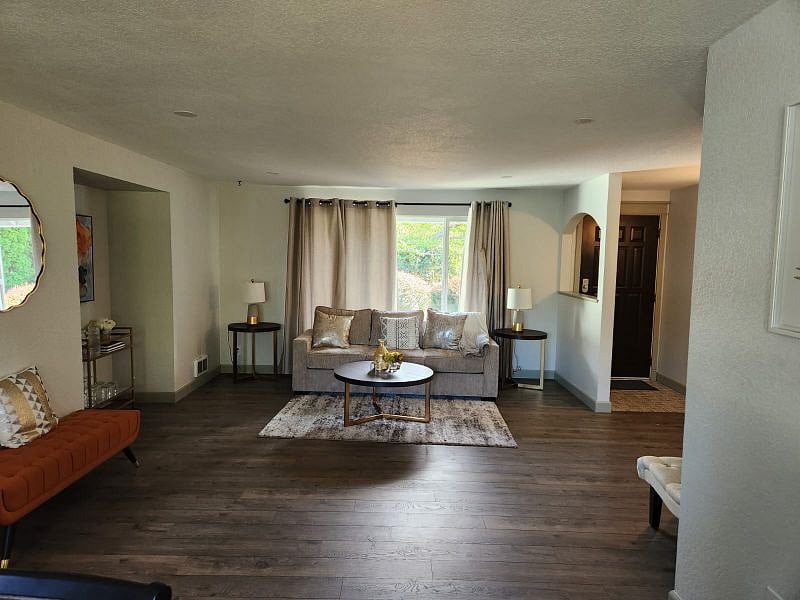 Furnished Finder property 607144_1 photo 3