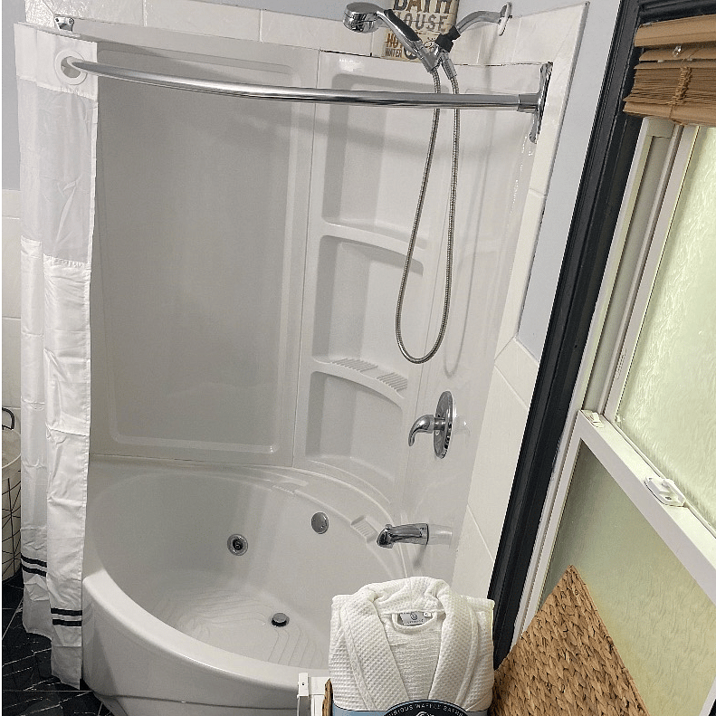 Enjoy a relaxing bath in the jetted tub.
*Low Foam bubble bath only*