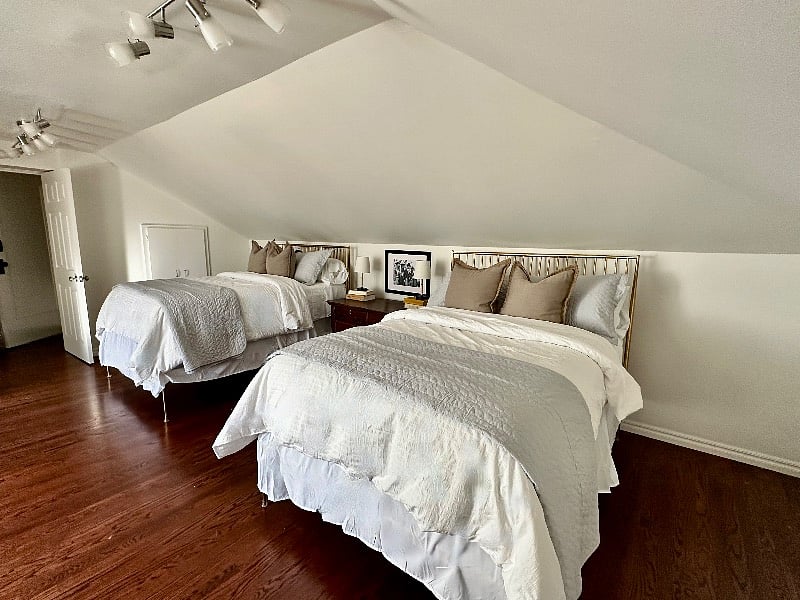 2nd bedroom