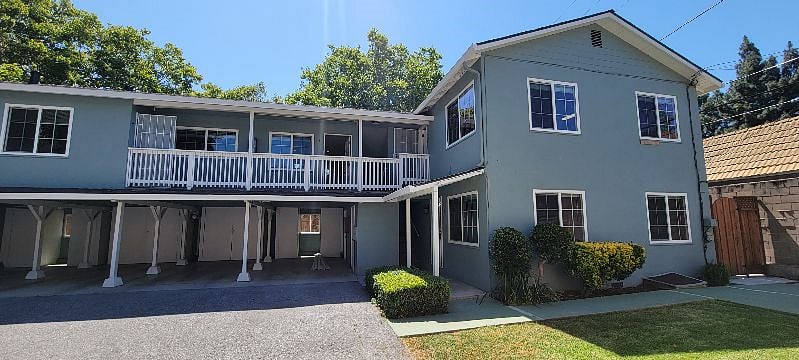 Unit 3 is the center one upstairs at the balcony
