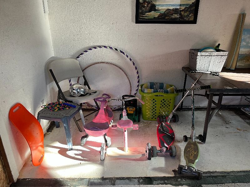 toys