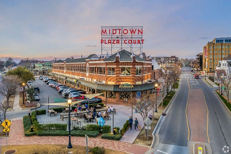 1 mile to midtown