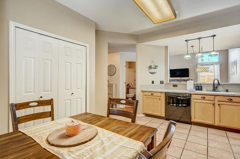 Furnished Finder property 607496_1 photo 5