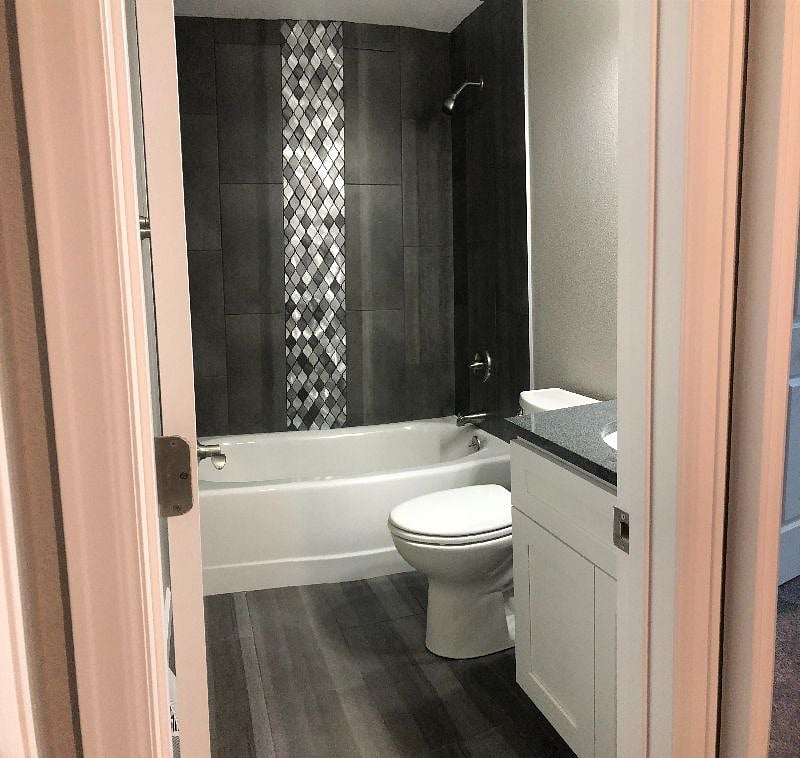 Shared bathroom upstairs