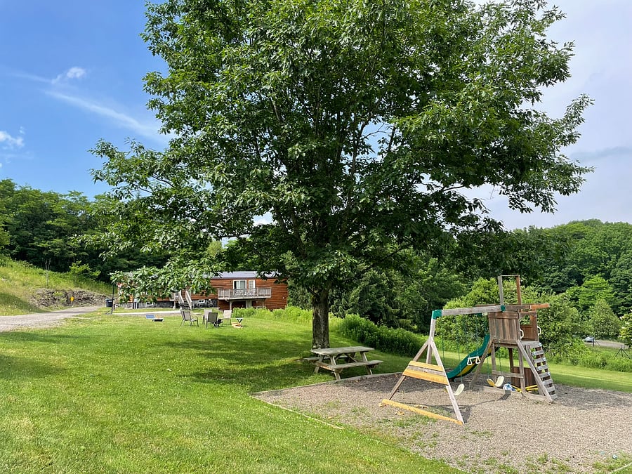 Lodge - Unit A Swing Set