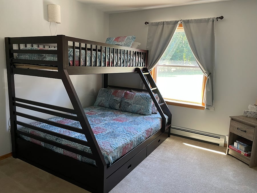 Lodge - Unit A BR2 - Queen & XL Twin beds