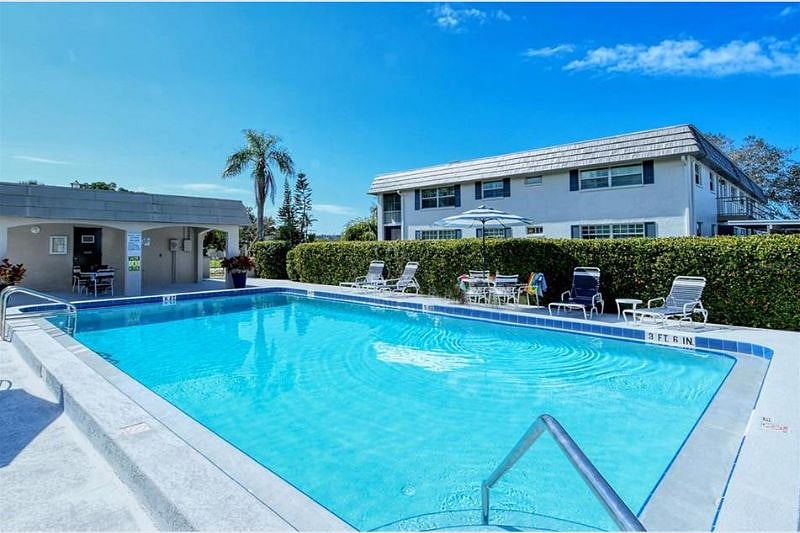 Beautiful and Private Community pool steps from the unit