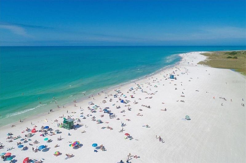 World Famous Siesta Key beach is a short drive or 10 min Bike Ride across the South Bridge