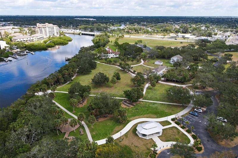 60 Acre Phillipi park is a 5 min walk from the condo and is loaded with trails, playgrounds, and docks for fishing.