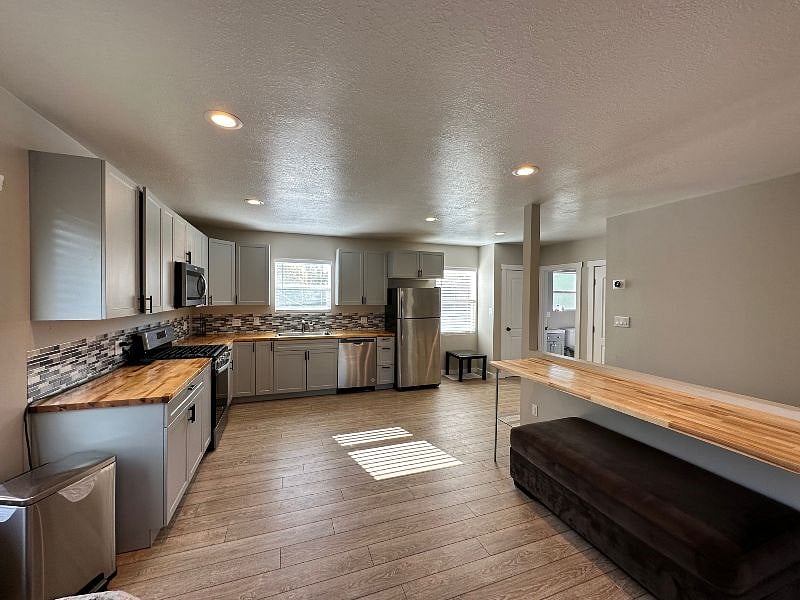 Furnished Finder property 607703_1 photo 8