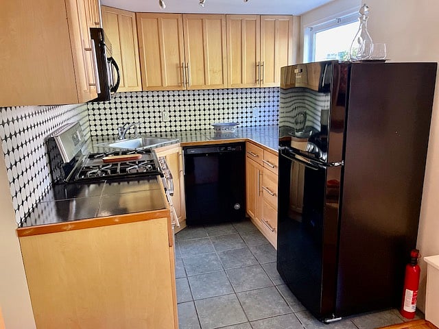 Full kitchen equipped with all utensiles and cooking gadgets.