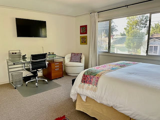 Smart TV in Bedroom 1 and Work Station 1 in Bedroom 1. 